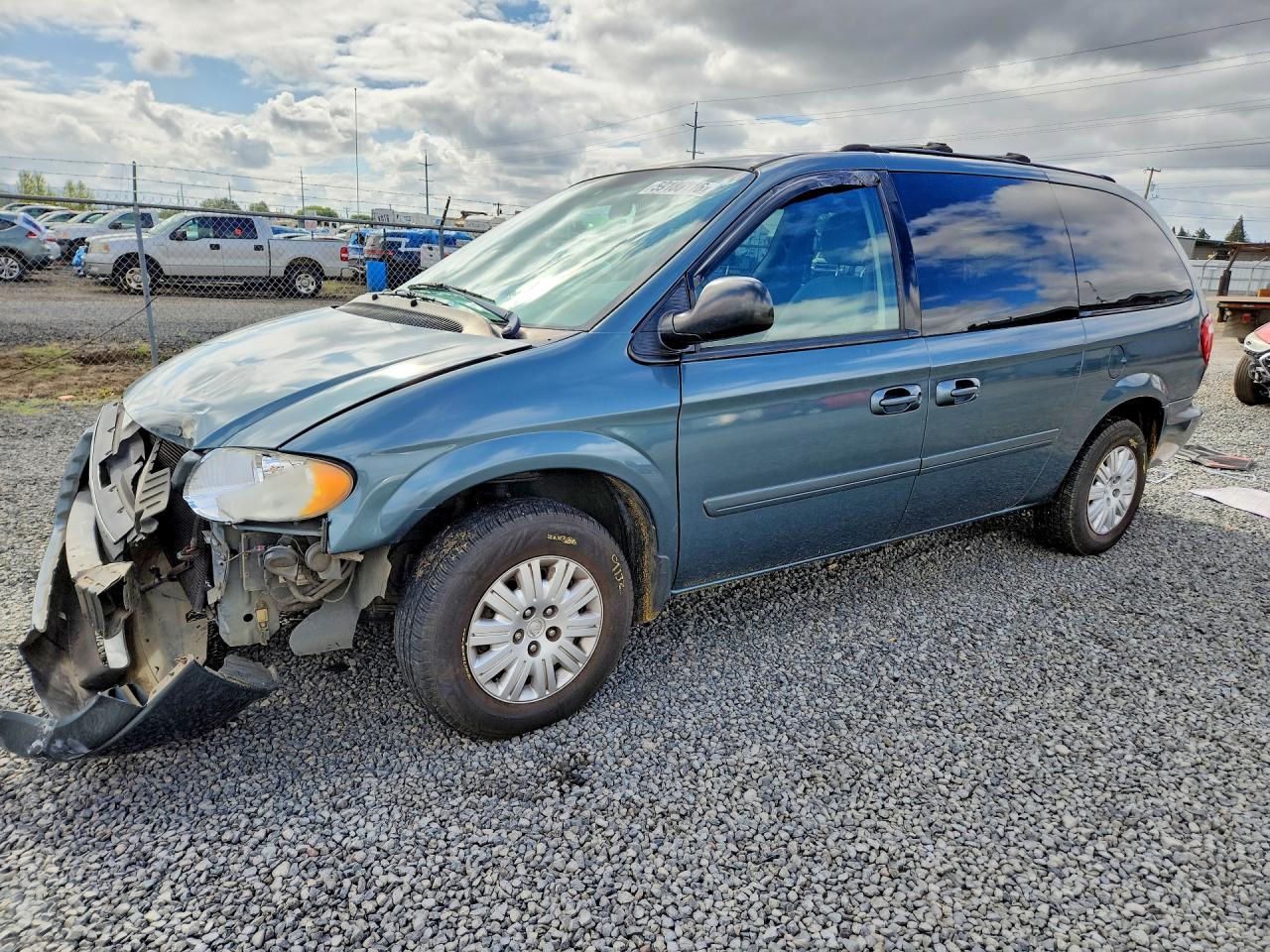 2005 Chrysler Town & Country — Front End — aukcja Copart or - eugene - 1