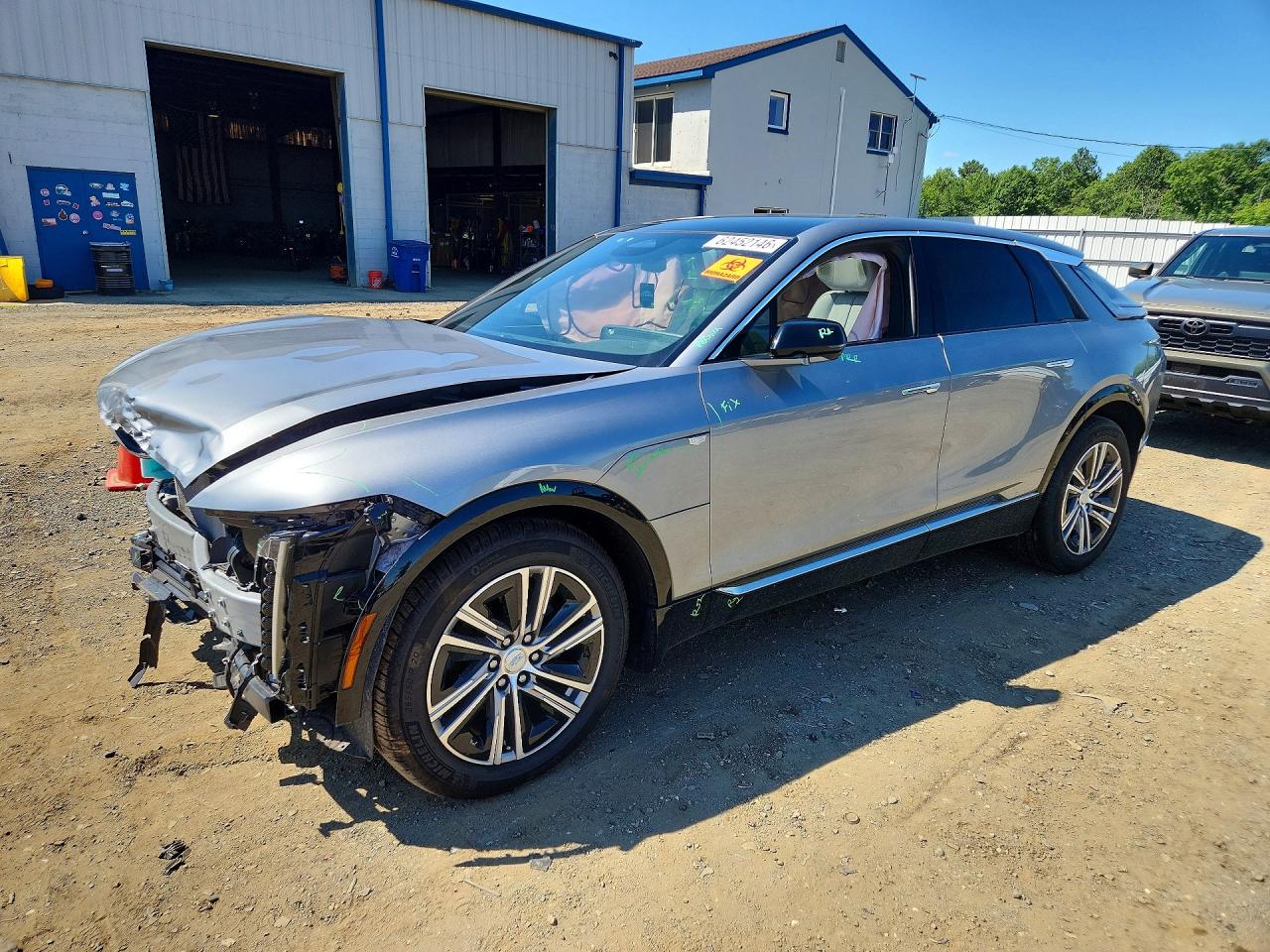 2024 Cadillac Lyriq — Front End — aukcja Copart jobstown sublot, 304 nj route 68, jobstown nj 08041 - 1