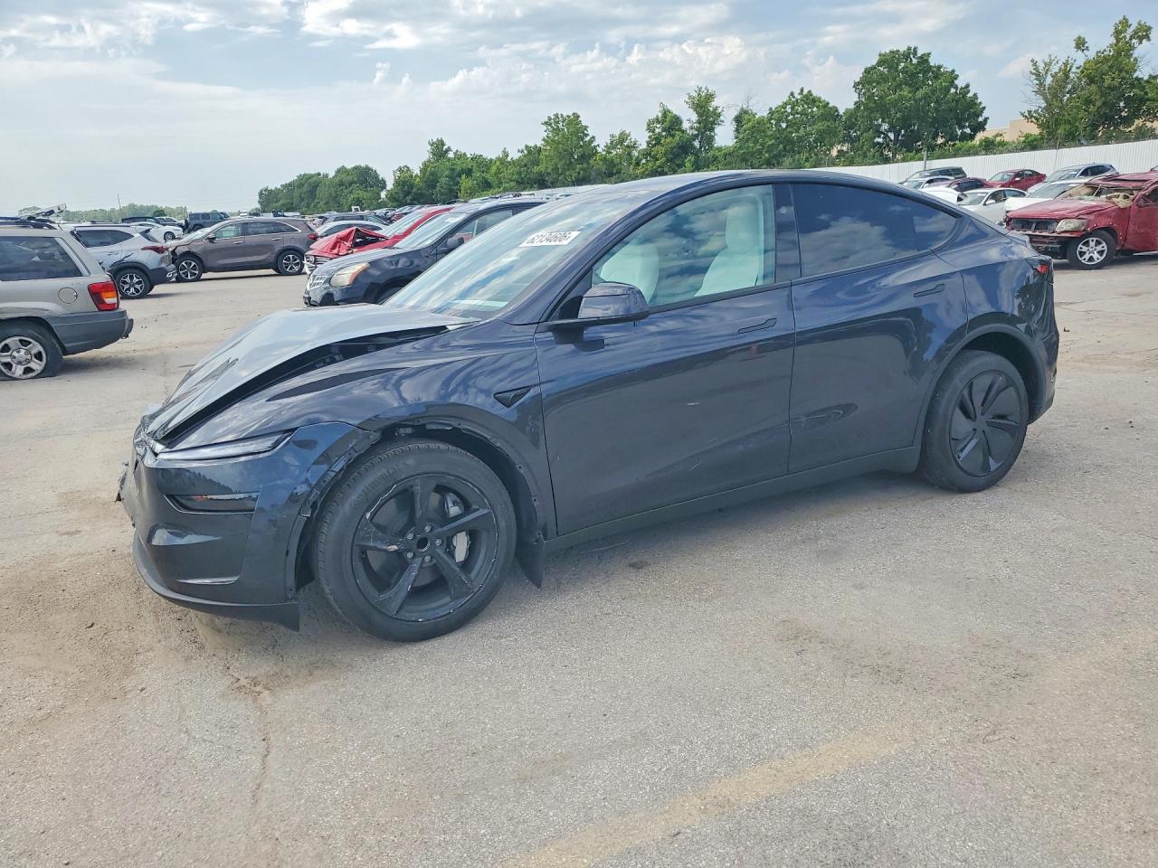 2026 Tesla Model Y — Front End — aukcja Copart mo - st. louis - 1