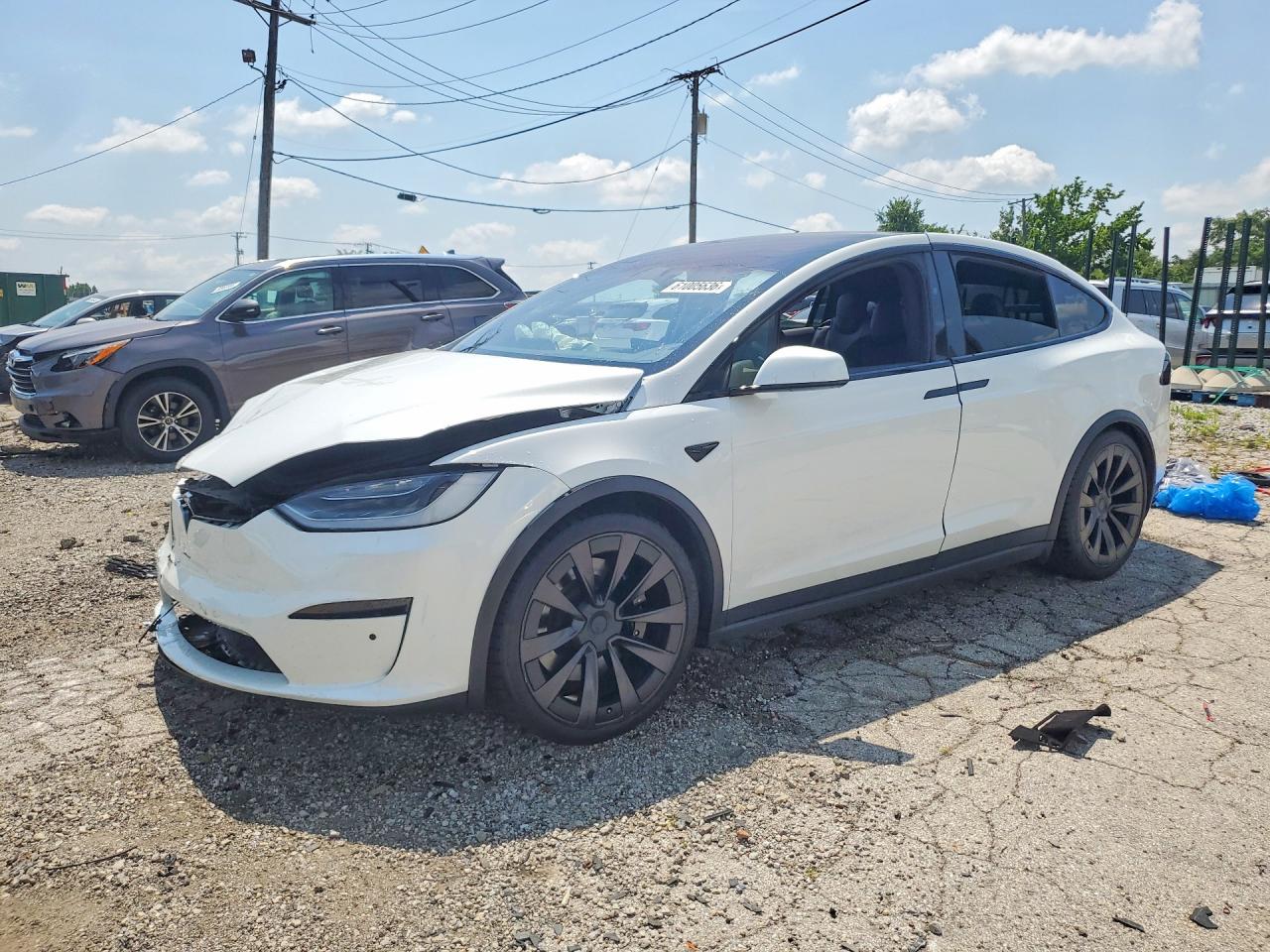 2022 Tesla Model X — Front End — aukcja Copart 81hts, 1010 east sauk trail, chicago heights il 60411 - 1