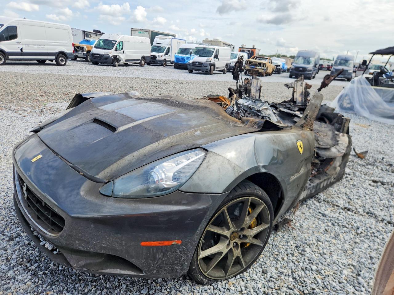 2012 Ferrari California — Burn — aukcja Copart fl - tampa south - 1