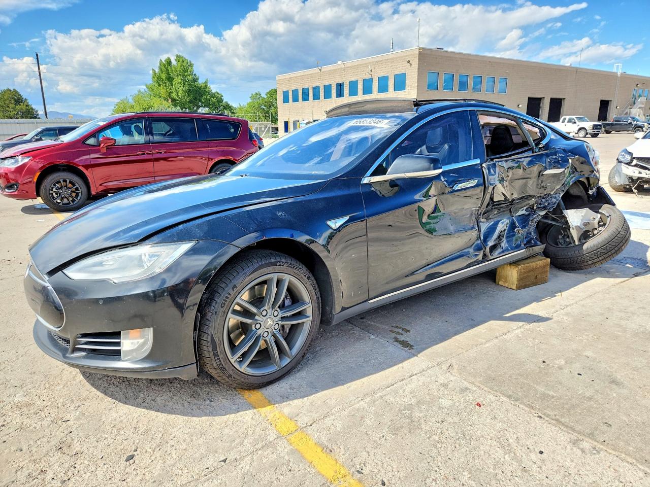 2015 Tesla Model S — Rear End — aukcja Copart co - denver south - 1