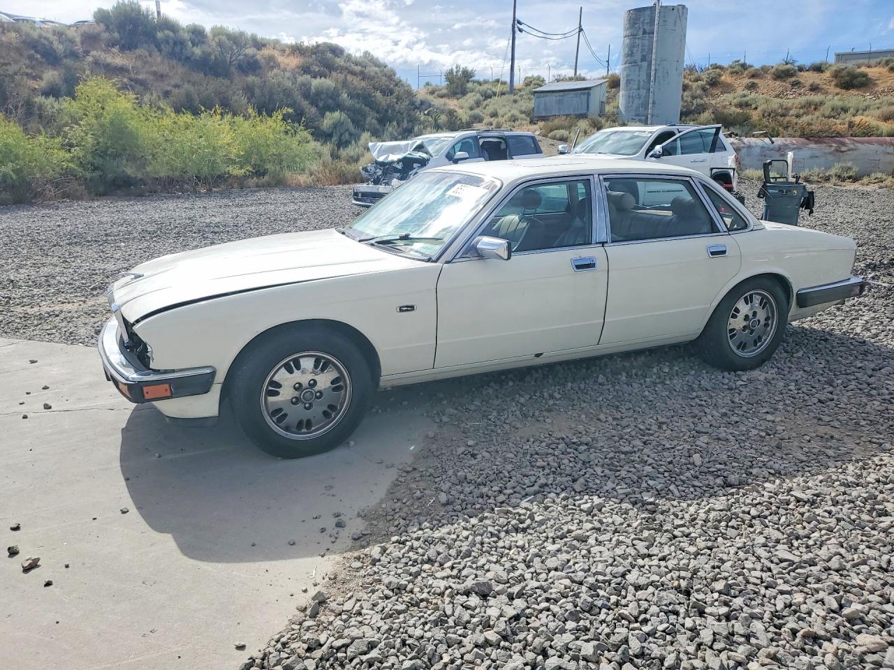 1994 Jaguar XJ — Front End — aukcja Copart nv - reno - 1