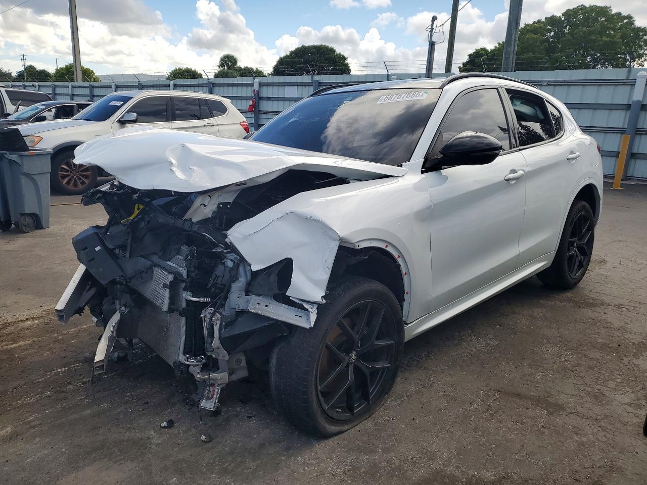 2020 Alfa Romeo Stelvio — Front End — aukcja Copart fl - miami central - 1