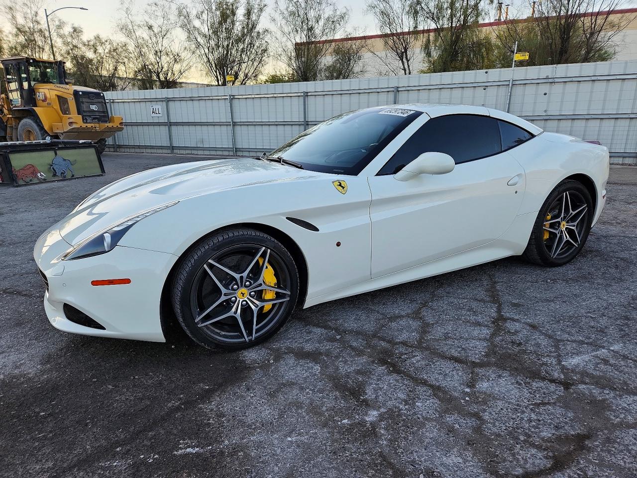 2015 Ferrari California — Minor Dent/Scratches — aukcja Copart nv - las vegas - 1