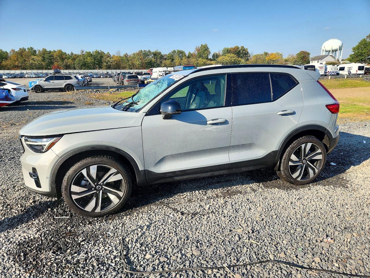 2025 Volvo XC40 — Front End — aukcja Copart nj - somerville - 1