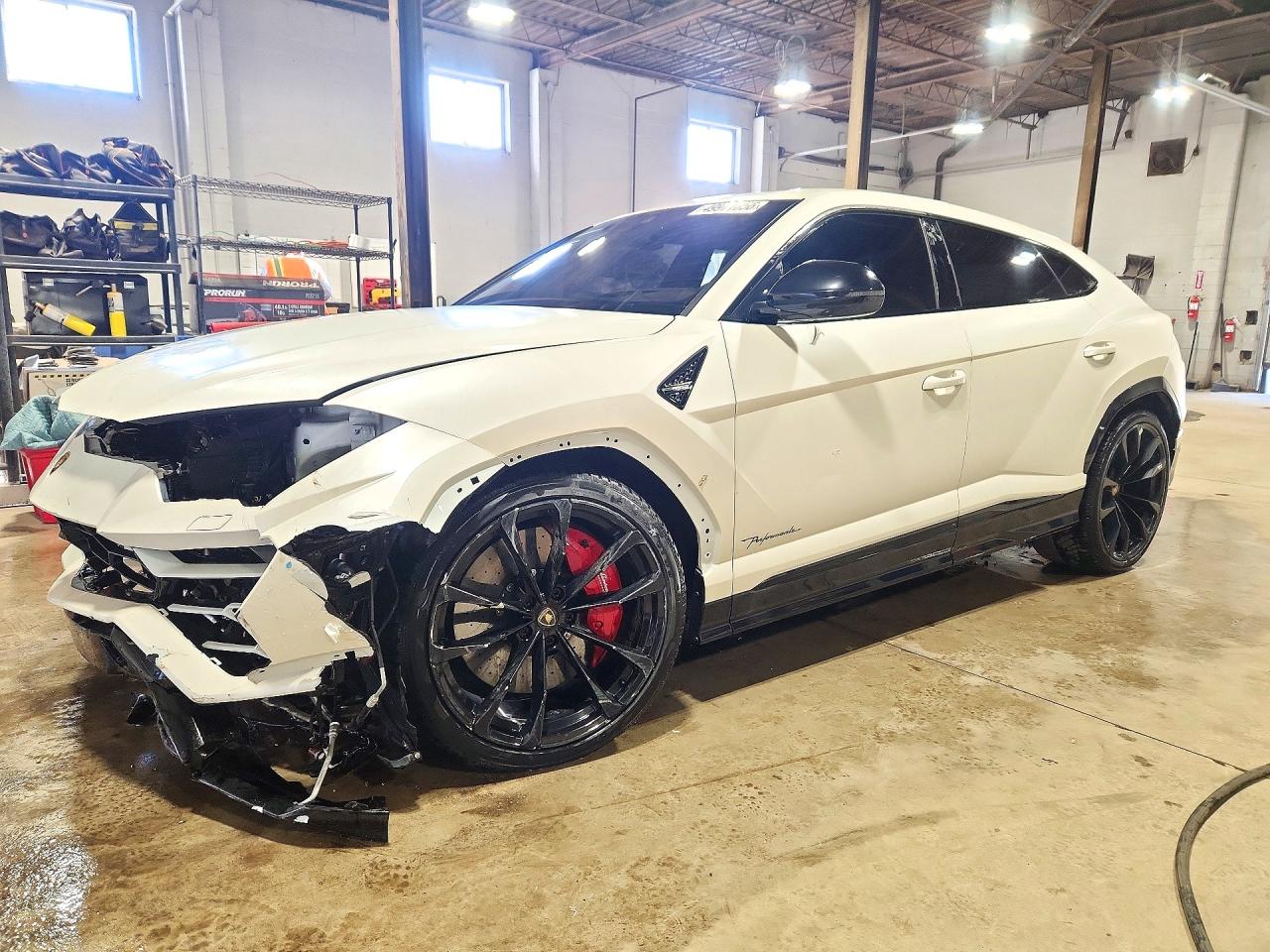 2021 Lamborghini Urus — Front End — aukcja Copart on - cookstown - 1